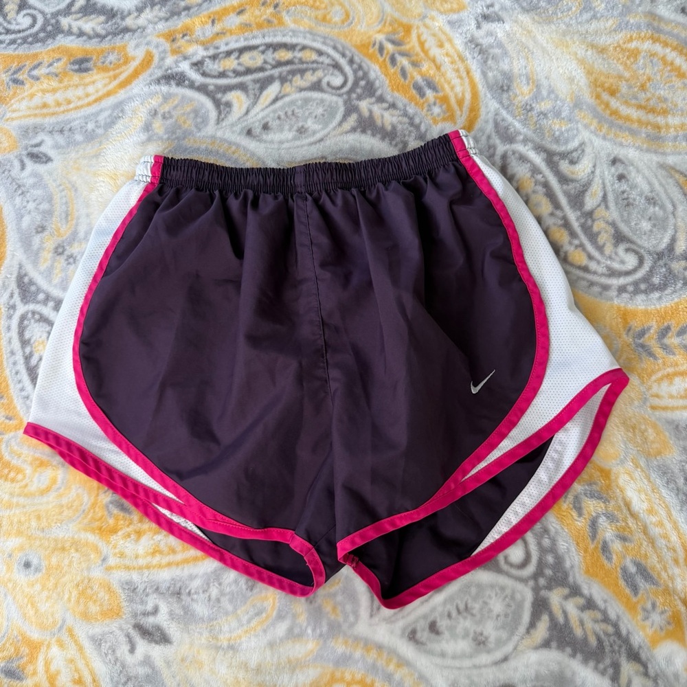 Nike tempo gym shorts size small